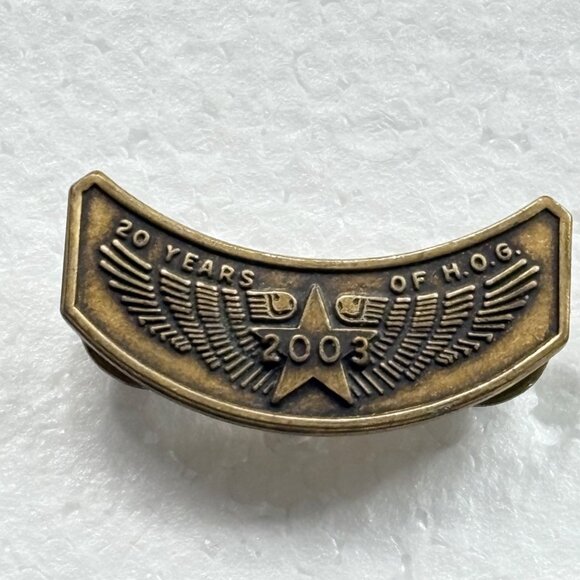 VTG 2003 Harley Davidson Owners‎ Group 20 Years of Hog Commemorative Pin back - Picture 2 of 6